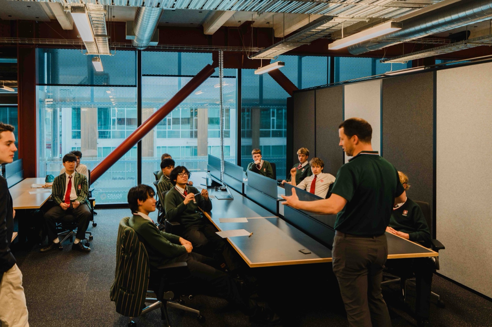 Steve Anderson talking the cohort through a session at the B:HIVE